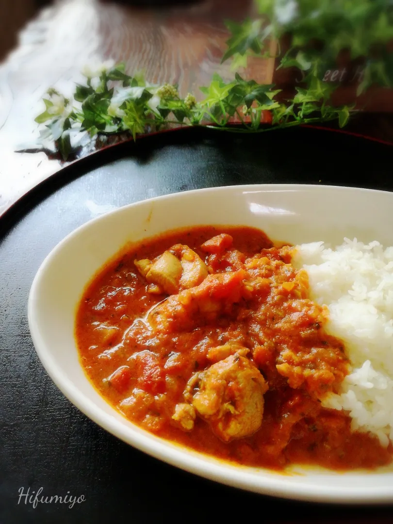 暑い日のスパイスチキンカレー🍛
୨୧┈┈┈┈┈┈┈┈┈୨୧

6種類のスパイスで作りました。|おひとりサマンサ🌶️ﾊﾟﾊﾟｯとｸｯｷﾝｸﾞさん