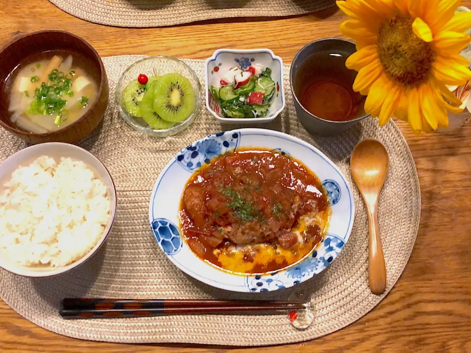 ハンバーグ煮込みごはん|ヒヨリ飯さん