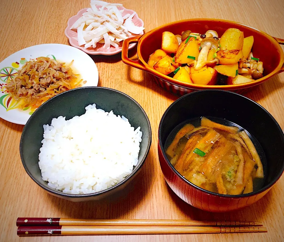 じゃがいもとしめじのバター醤油|jocoさん