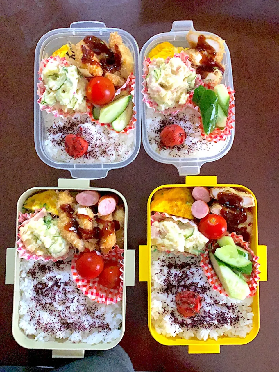 Snapdishの料理写真:家族のお弁当🍱
今朝は、昨日安かった胸にをカツに！
♡チキンカツ弁当
♡ポテトサラダも大人気！
今日も、頑張ろっ！|まこさん