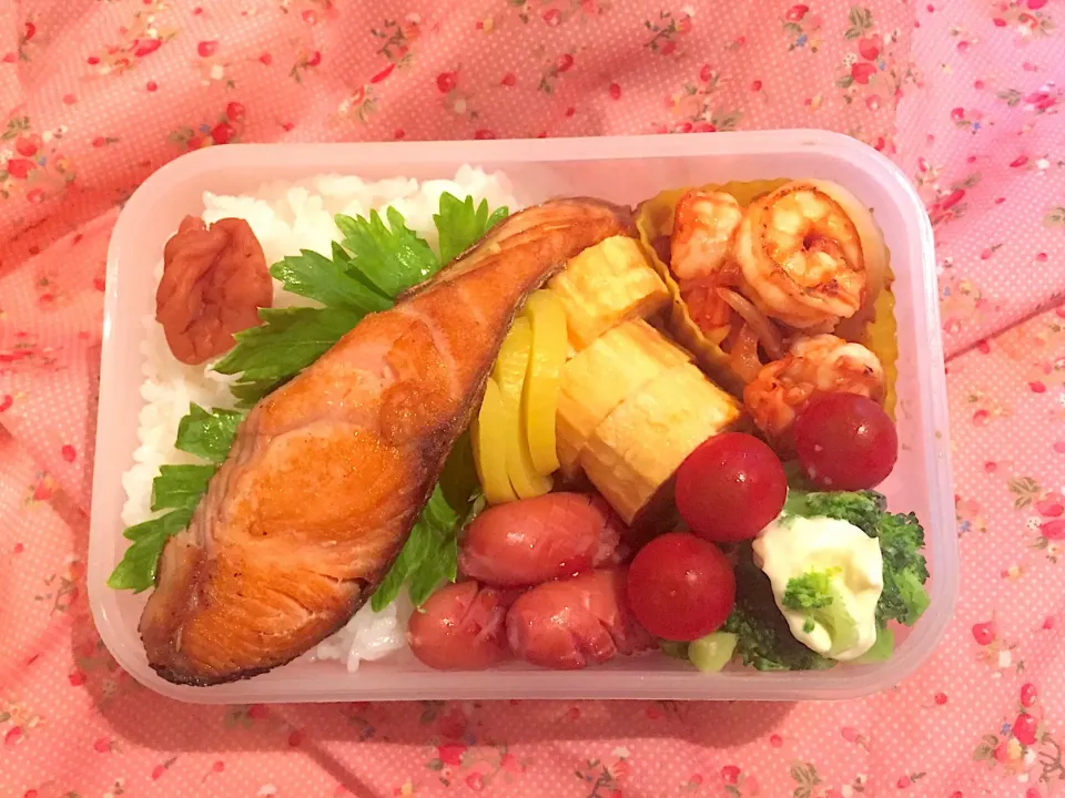 Snapdishの料理写真:2019年6月18日
旦那さんのお弁当🍱👨‍✈️👨‍🔧👷🏻‍♂️🚊💪🏼🤟💞❤️|Kodomo Cookingさん