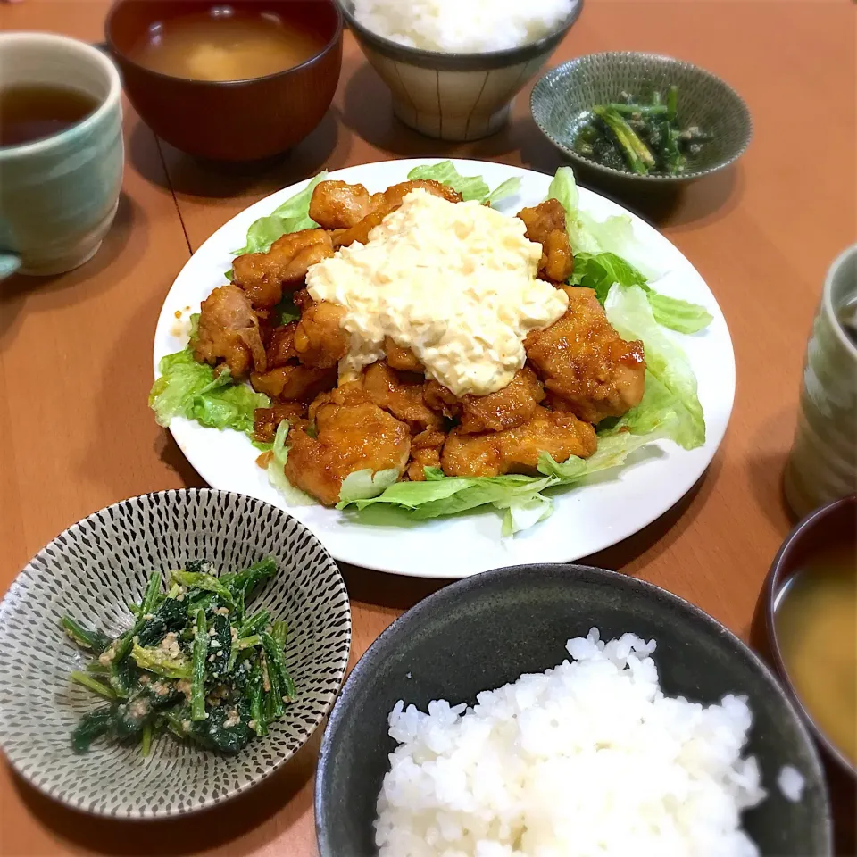 Snapdishの料理写真:チキン南蛮(#レモン酢 のタルタルソース) ほうれん草の胡麻和え|まいまいさん