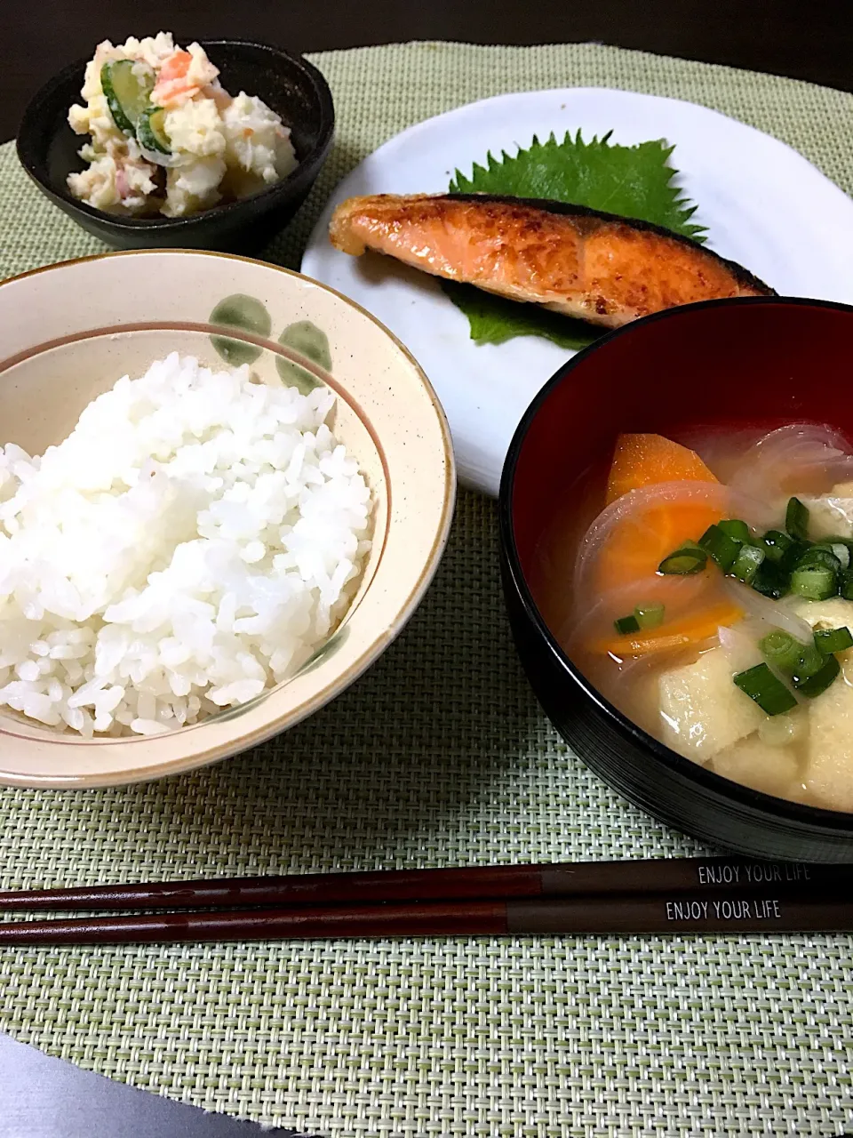 Snapdishの料理写真:リンゴ酢入り厚切りベーコンサラダ|ちぐあささん