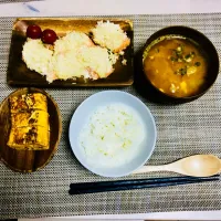 Snapdishの料理写真:鮭のパン粉焼き
卵焼き
味噌汁|みかさん