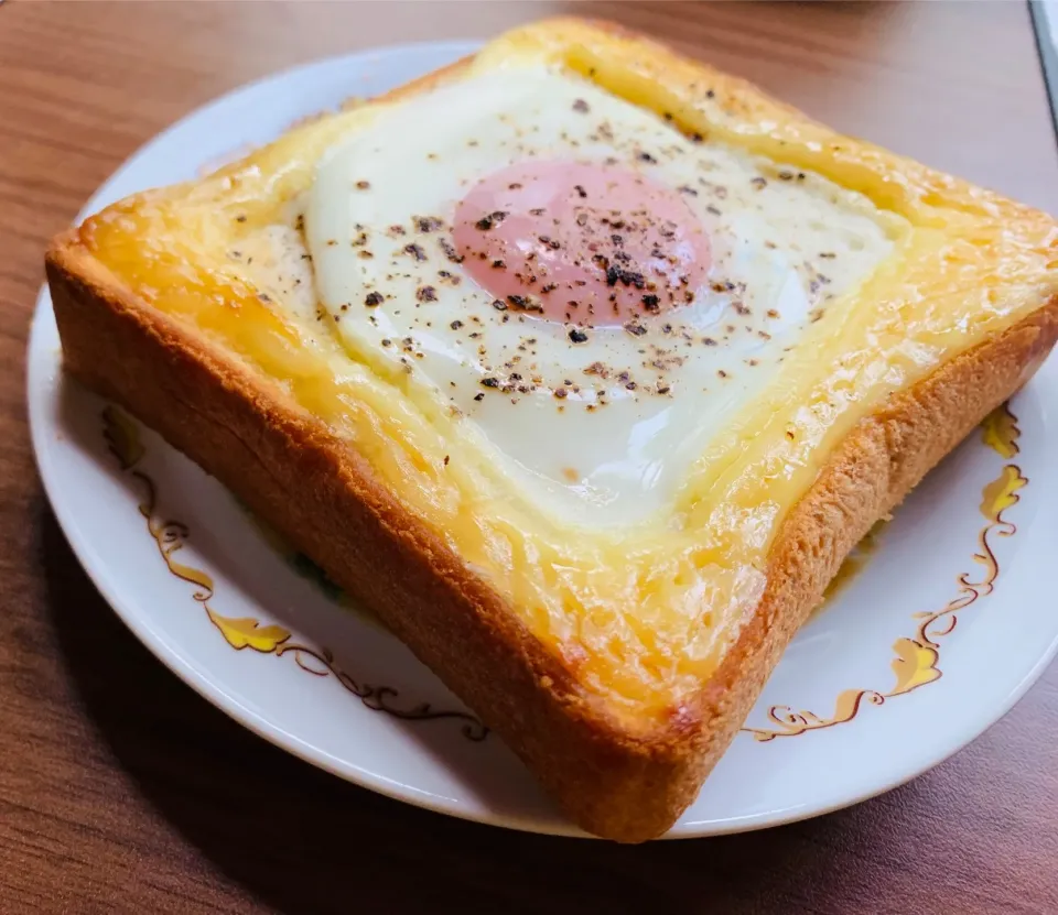 Snapdishの料理写真:たまよトースト🥚|hammさん