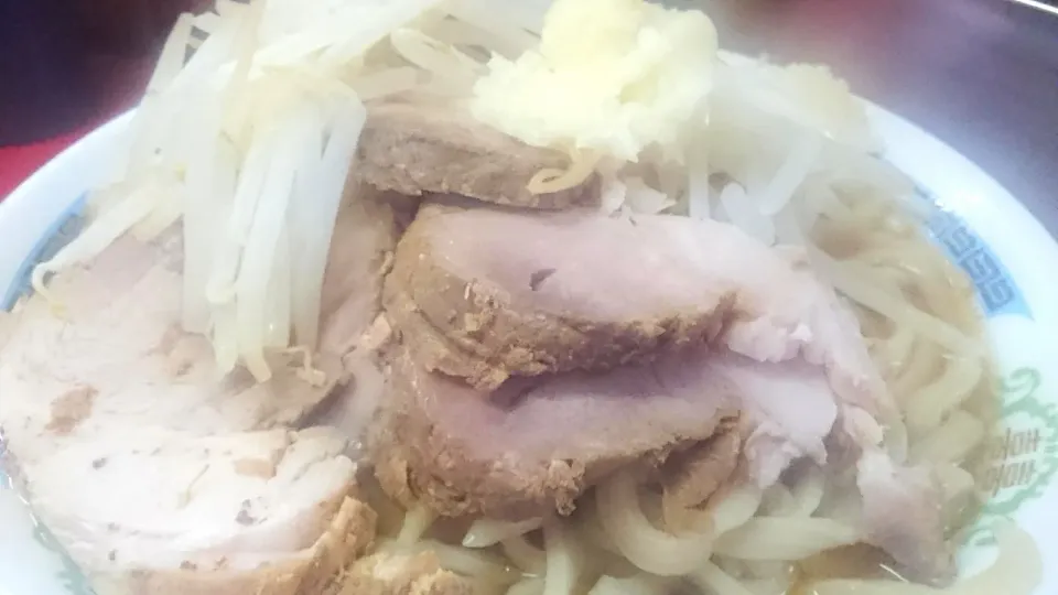 【11年勤めた助手さんが辞めた】
二郎目黒店
小豚ラーメン(アブラ少なめ)
＋ニンニク（無料）
 ＠目黒
19115|大脇さん