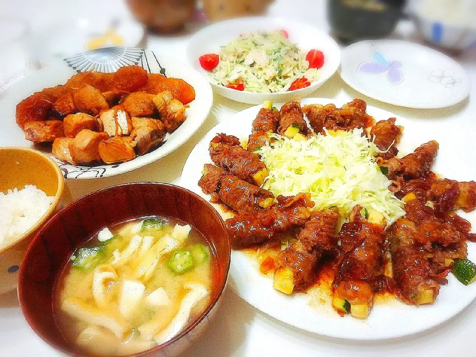 夕食(^ー^)
牛肉とズッキーニの肉巻き
ポン酢の焼きブリ大根
もやしときゅうりとささみのサラダ
お味噌汁(おくら、豆腐、油揚げ)|プリン☆さん