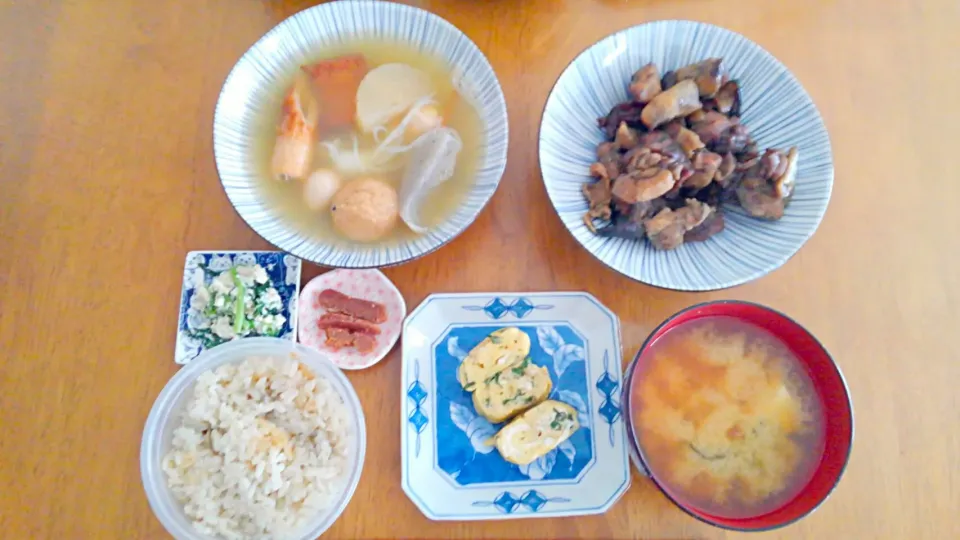 ６月１６日　鶏の炭火焼き　おでん　大葉入りだし巻き　野菜入りお味噌汁　残り物の白和え　めんたい炙り|いもこ。さん