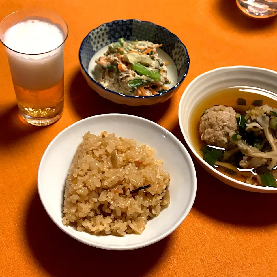 Snapdishの料理写真:豚ゴボウ炊き込みご飯、イサキつみれ汁、白和え
 #らでぃっしゅぼーや|ゼニコさん