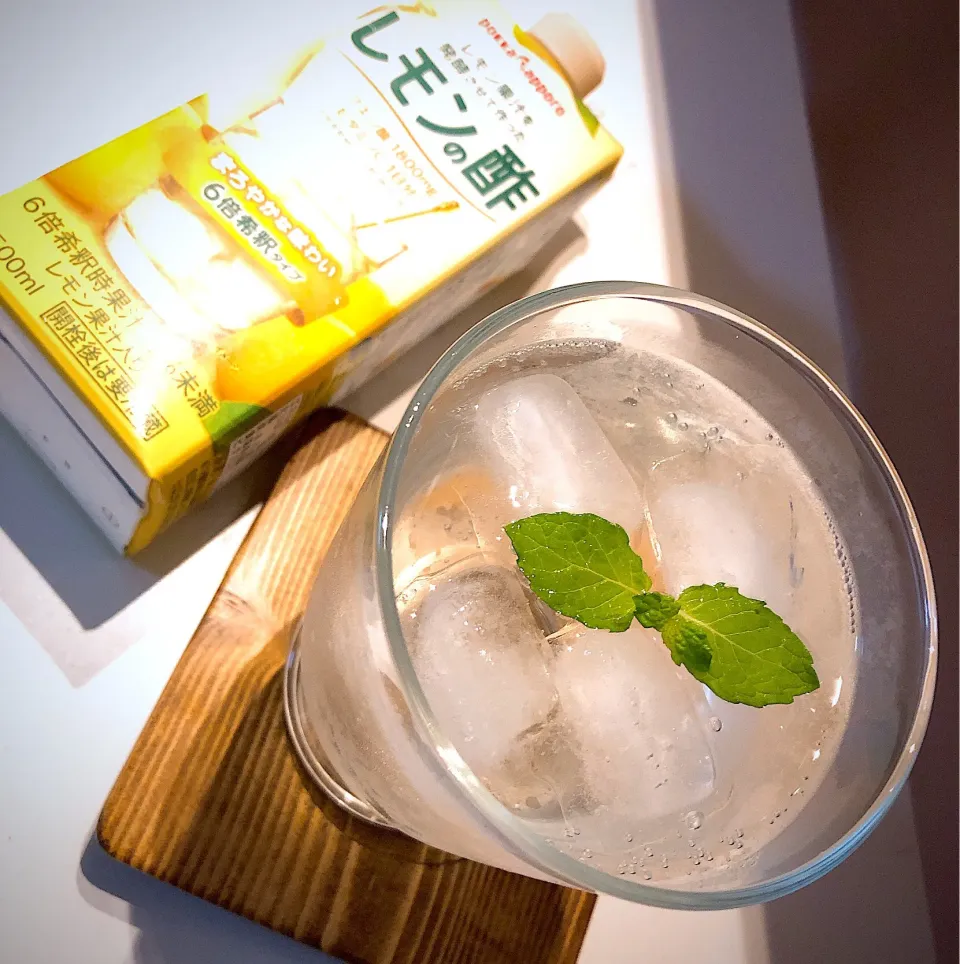 レモン酢と炭酸水でレモンスカッシュ風🍋|かな。さん