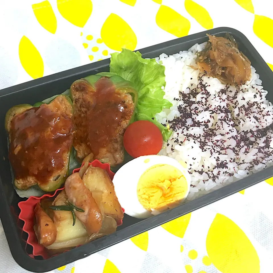 👨🏻父ちゃん弁当 ピーマン肉詰め ローズマリーポテト ゆで卵|まいまいさん