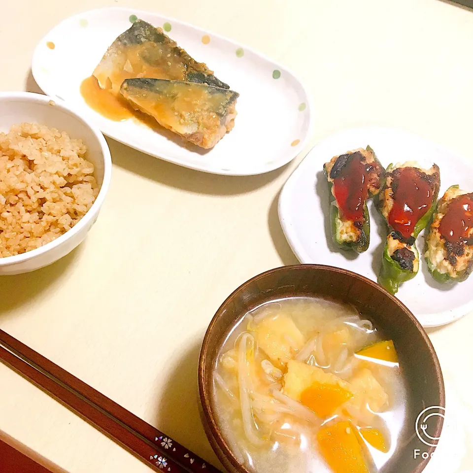 ピーマンの肉詰め、鯖の味噌煮、味噌汁|ranさん