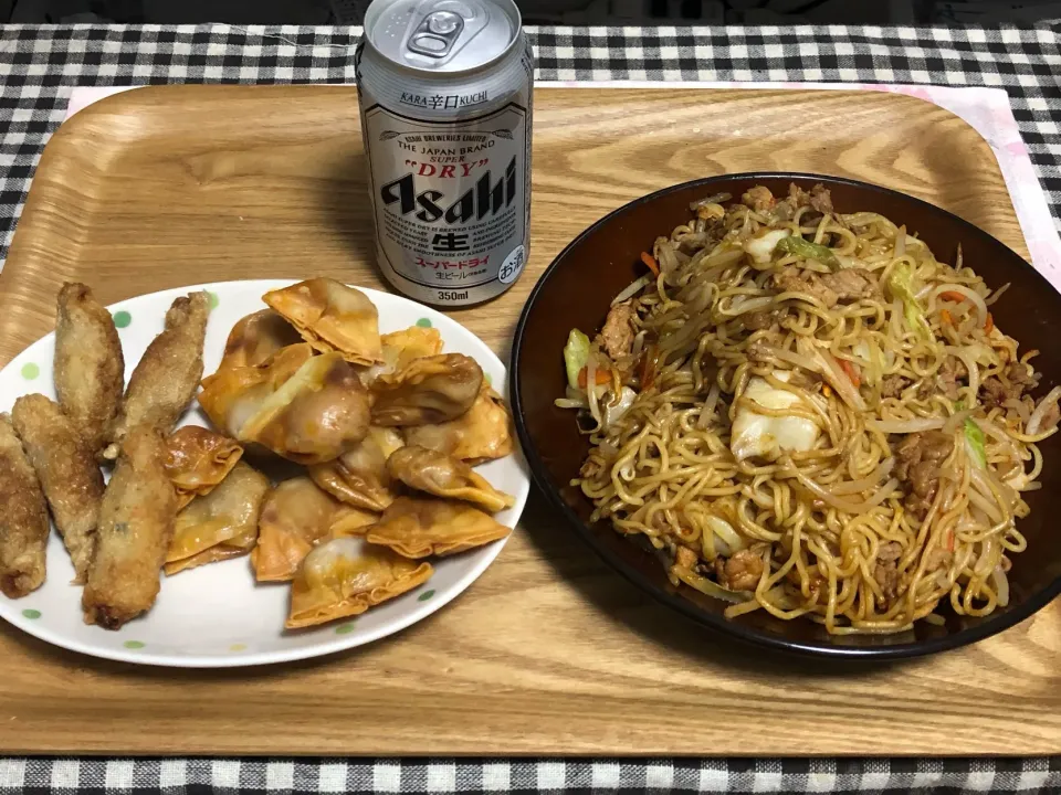 今日の夕食
☆焼きそば
☆鶏皮餃子
☆イタリアンスナック
☆ビール🍺|まぁたんさん