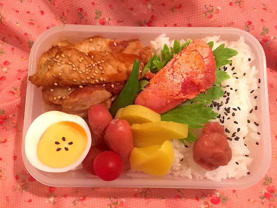 Snapdishの料理写真:2019年6月20日
旦那さんのお弁当🍱👨‍✈️👨‍🔧👷🏻‍♂️🚊💪🏼🤟💞❤️|Kodomo Cookingさん