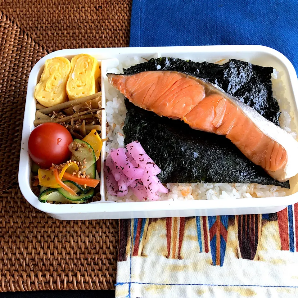 おじさん弁当🍱 ☆ Jun.20.2019 ☆


 #おじさん弁当|ニャン太郎さん