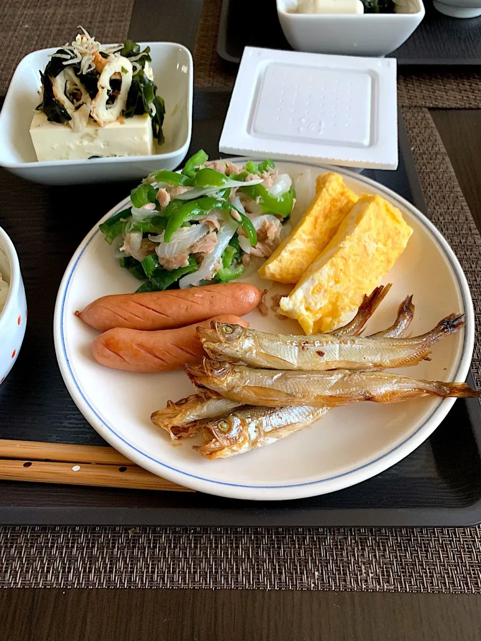 頑張らない普通のご飯☆6/20朝ごはん
     カラフトししゃも(冷凍🐟)
#朝ごはん#定食#焼魚#低糖質調味料 #糖質制限中 #1型🔰 
食べ物に感謝🙏ご馳走様でした🙏|あきさん