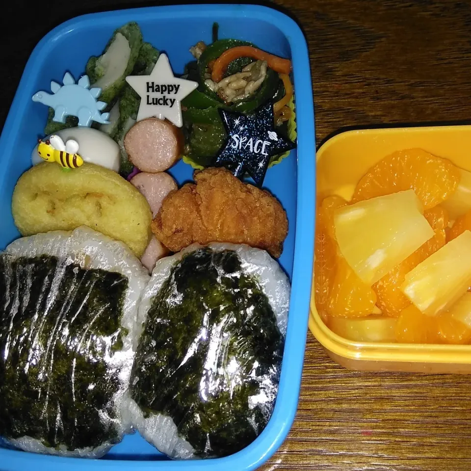 息子のお弁当😀
冷食が目立つお弁当(^_^;)
眠すぎていつもの時間に起きれなかった(T_T)|すず(*^^*)さん