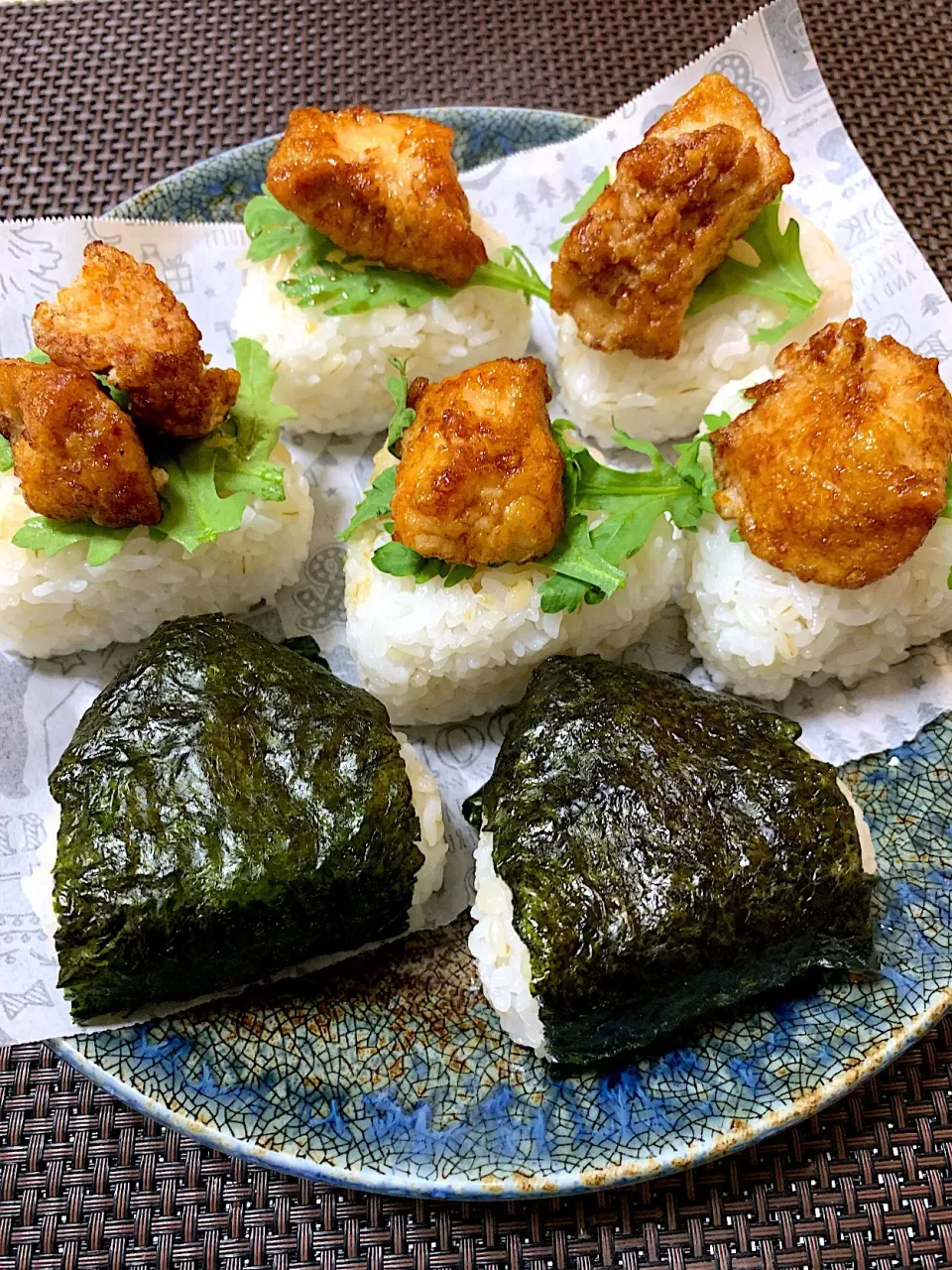 もち麦ごはん🍚春菊に甘辛揚げのっけ & 味のり巻き|kiusoudaiさん