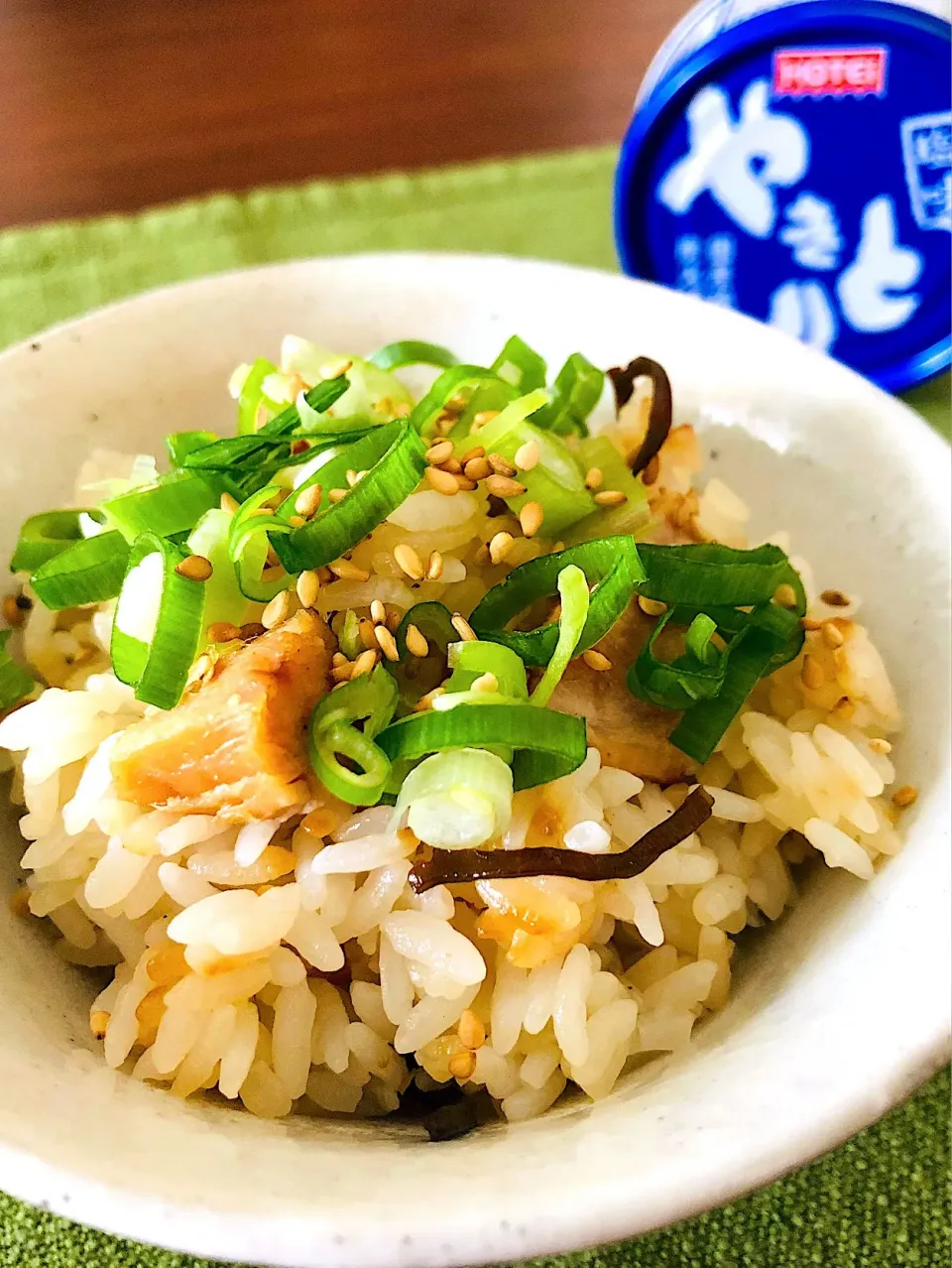 Snapdishの料理写真:焼き鳥缶で旨っ♡中華風塩こんぶ鶏飯 by からあげビール|Norikoさん