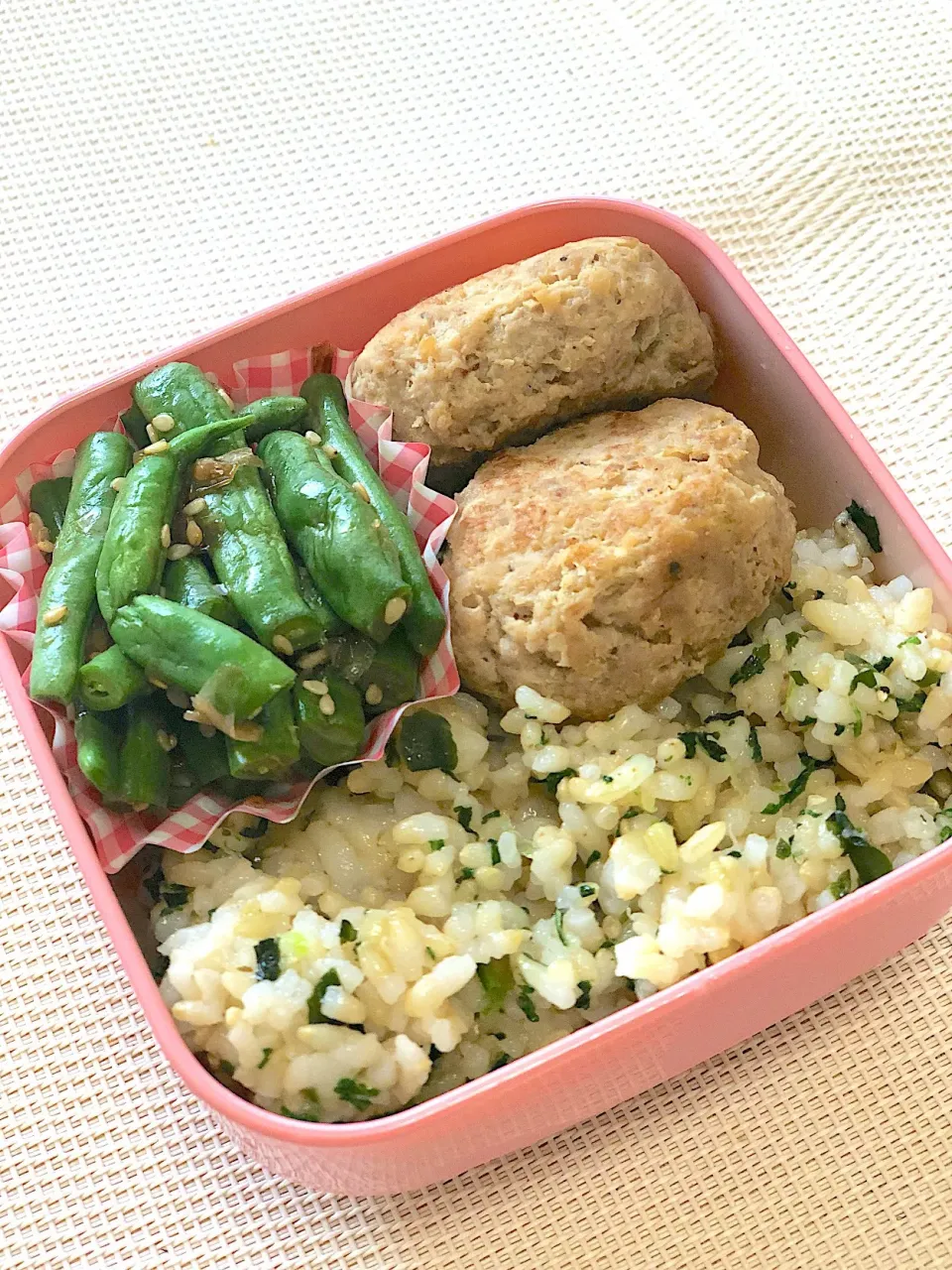 ミニハンバーグ弁当 忙しいから食べる時間がないらしいけど、このサイズなら食べれるだろう弁当|puchocopanさん