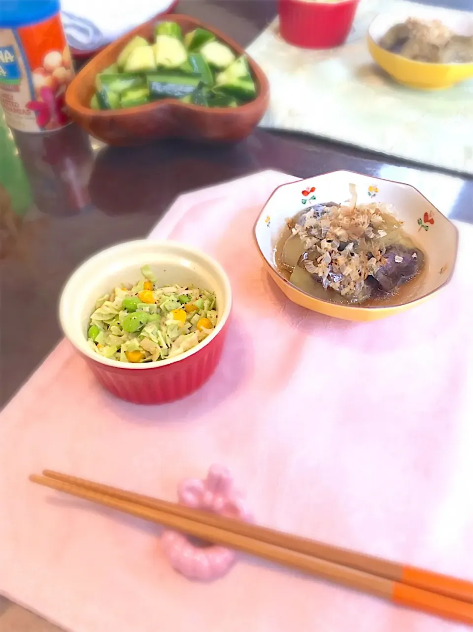 Snapdishの料理写真:枝豆とコーンのコースルスローサラダ&茄子の揚げ浸し|kazusaさん