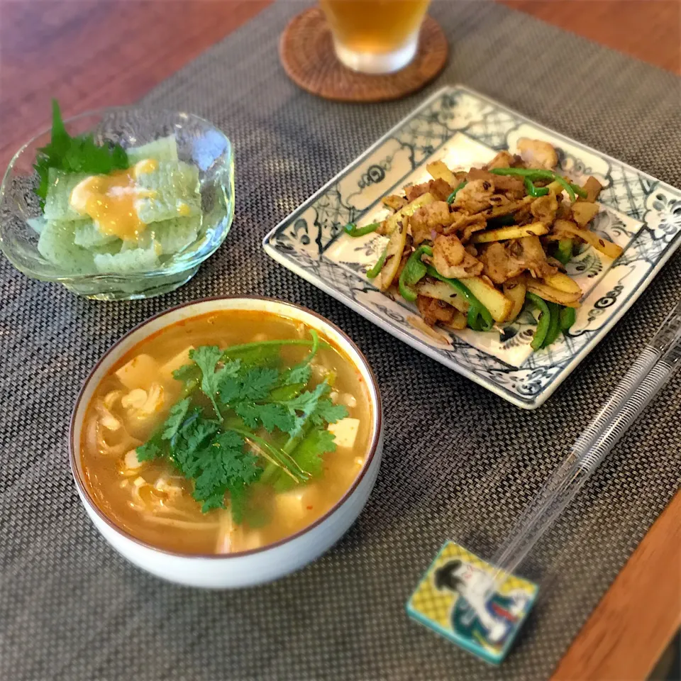 豚ばらとじゃがいも、ピーマンのカレー炒め
さしみこんにゃく
豆腐とえのき、長ねぎのトムヤム風スープ|𓇼 Ⓢ Ⓗ Ⓘ Ⓝ Ⓞ Ⓑ Ⓤ 𓇼さん