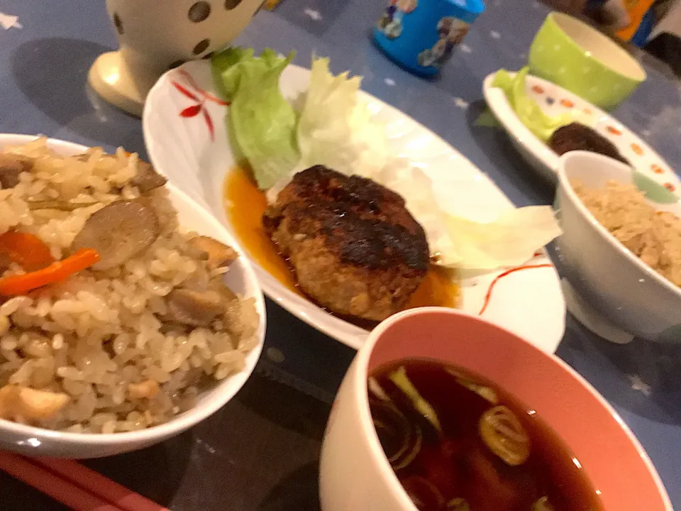 Snapdishの料理写真:ハンバーグステーキ  鳥ゴボウごはん   若芽のお味噌汁|ch＊K*∀o(^^*)♪さん