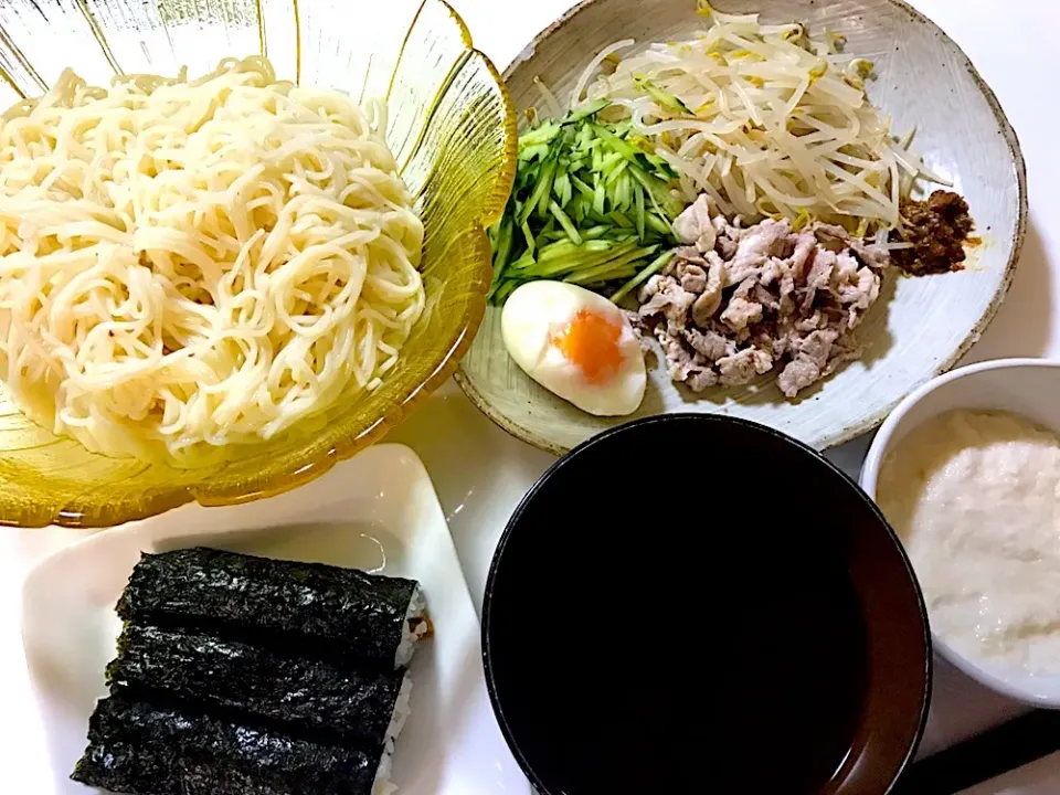 Snapdishの料理写真:#ひやむぎ #納豆巻き|ゆりえさん