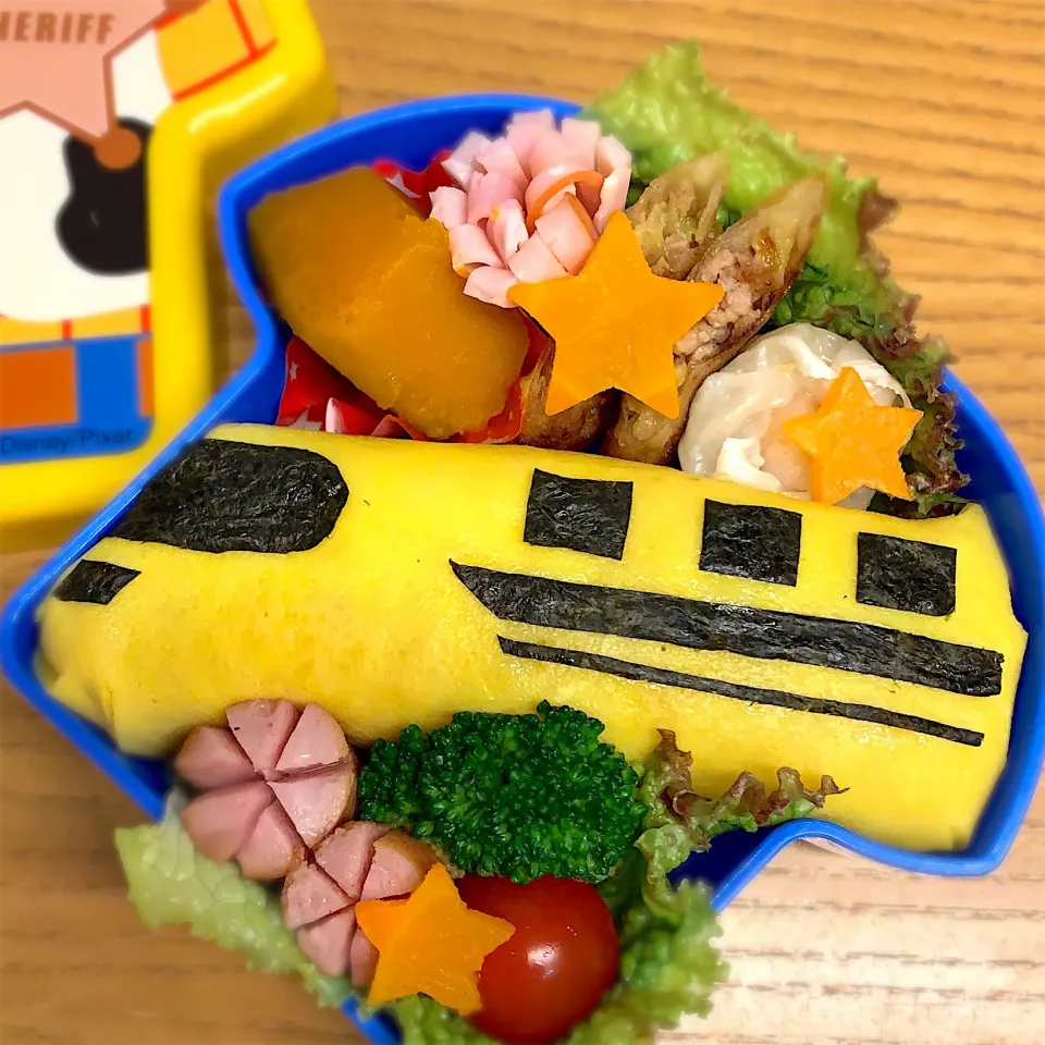 幼稚園のお弁当🍙
#ドクターイエロー
#オムライス|wasabiさん