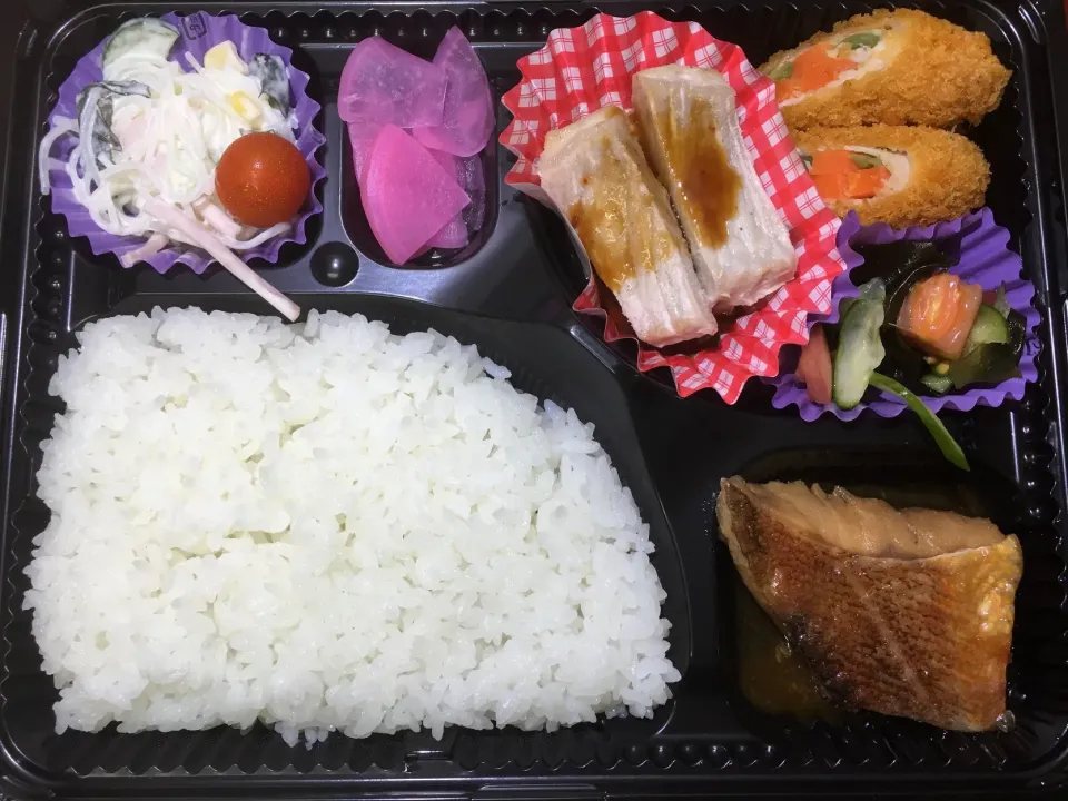 ポークソテーステーキソース 日替わり弁当 宅配ランチ 豊川市配達|Naokazu Kuritaさん