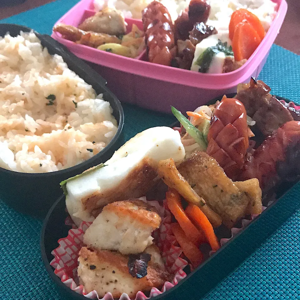 今日のお弁当🍱
白身魚ムニエル
焼肉
チーズと紫蘇のはんぺんサンド

今日も気温は高め
水分しっかり補給してね😊

今日も気をつけて
いってらっしゃい👋😊|mokoさん