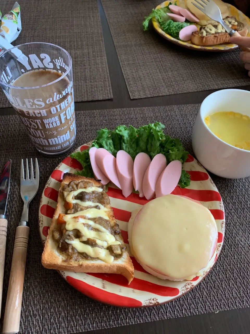 頑張らない普通のご飯☆6/21朝ごはん
    サバ缶と野菜たちのカレー②
#朝ごはん#カレー#サバ缶#糖質制限中#低糖質調味料 #1型🔰 
食べ物に感謝🙏ご馳走様でした🙏|あきさん