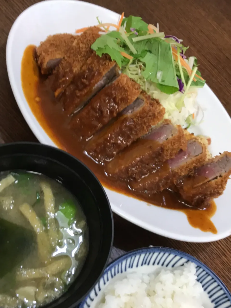 6月21日お昼ご飯。開店40分前に到着で6組目。地元で人気の洋食の朝日  ビフカツ。|あやさん