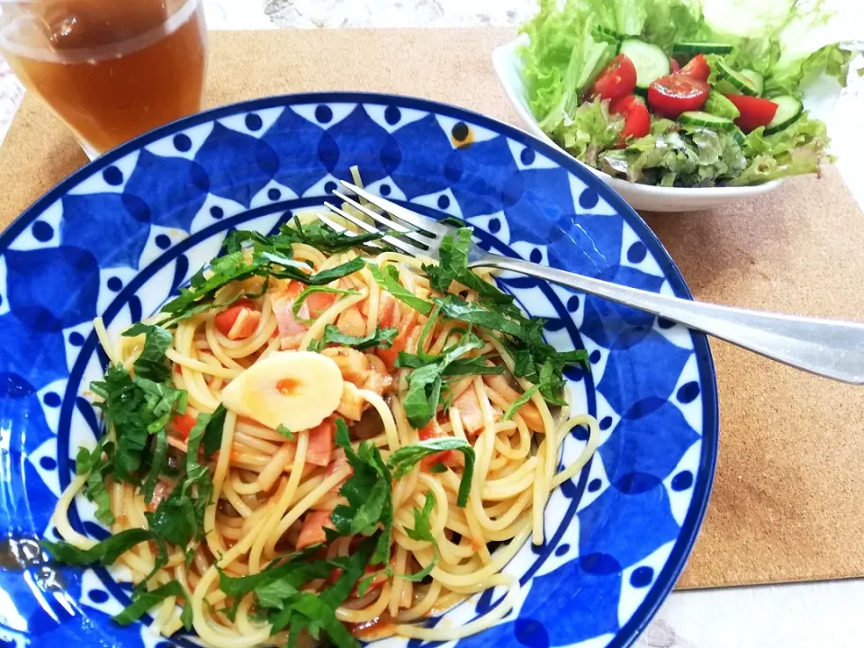 Snapdishの料理写真:令和元年６月21日
ベーコンとしめじの冷製トマト🍅パスタでブランチ😋😋|たえさん