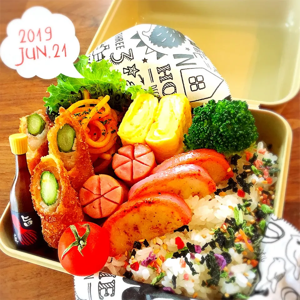 Snapdishの料理写真:アスパラ豚巻きフライ弁当|rinrinさん