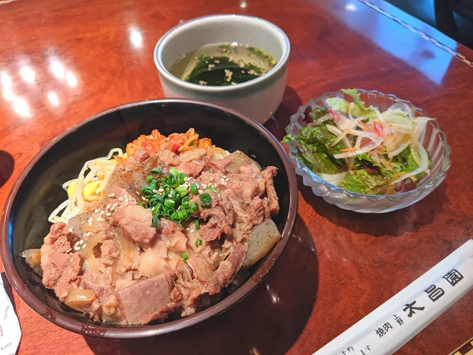 牛すじ丼|まぐろさん