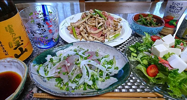 鯵のたたき
キノコとベーコンのマヨネーズ炒め
豆腐サラダ
いんげん豆のゴマ和え🍶|bisenさん