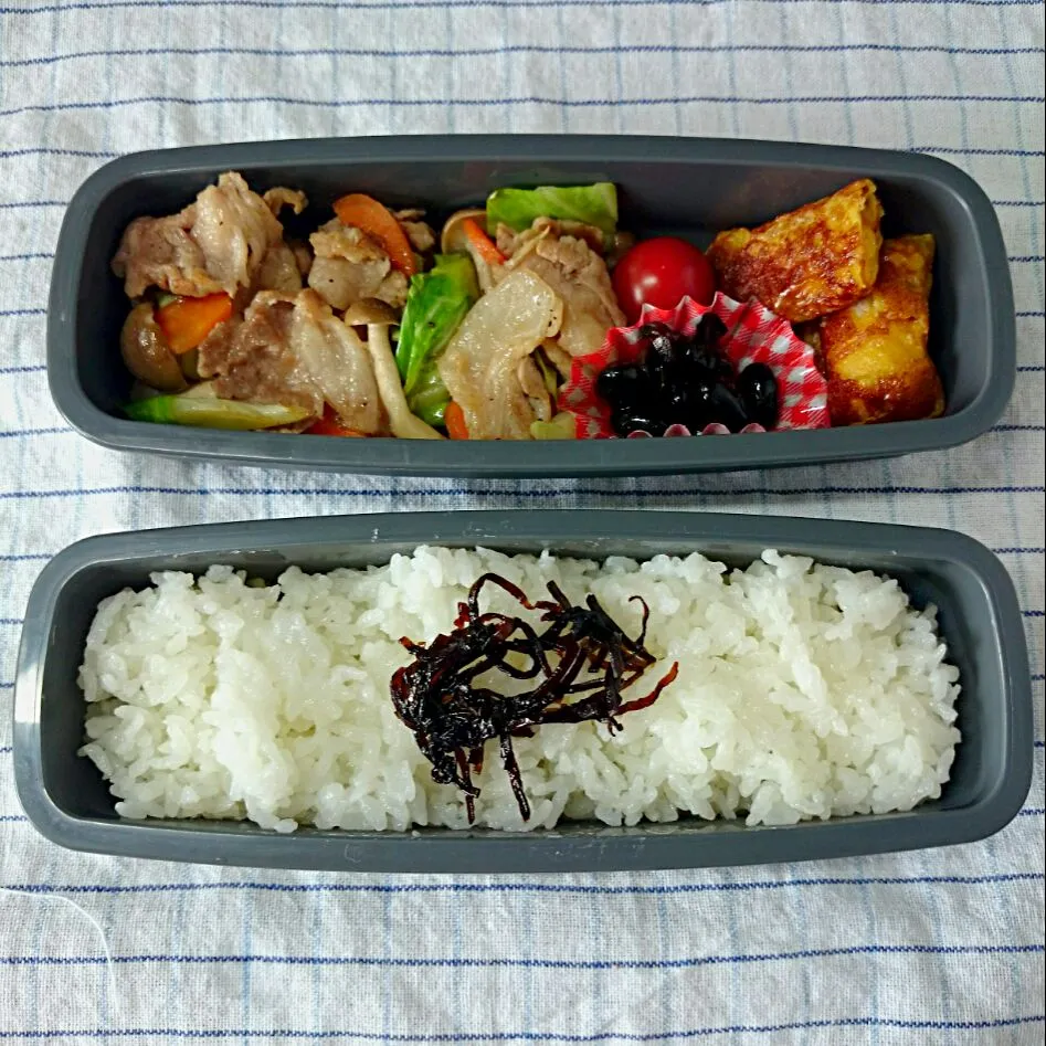 Snapdishの料理写真:肉野菜炒め弁当|jun(・x・)さん