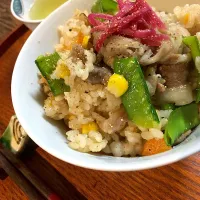 「牛肉なんば飯」
 地元伊勢松阪地方ては、とうもろこしを「なんば」と言います。初夏の走りに出るなんばと牛コマでウマウマです❣️|野坂美紀さん