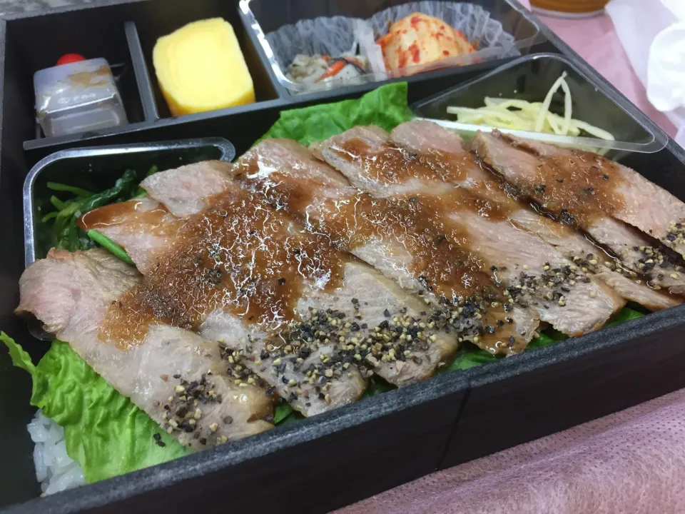 龍園のステーキ弁当😋|ちーねーさん