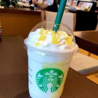 スタバの発酵フラペチーノ♡|MONACAさん