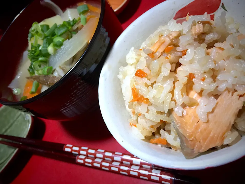 Snapdishの料理写真:鮭の炊き込みご飯🐟|keikoさん