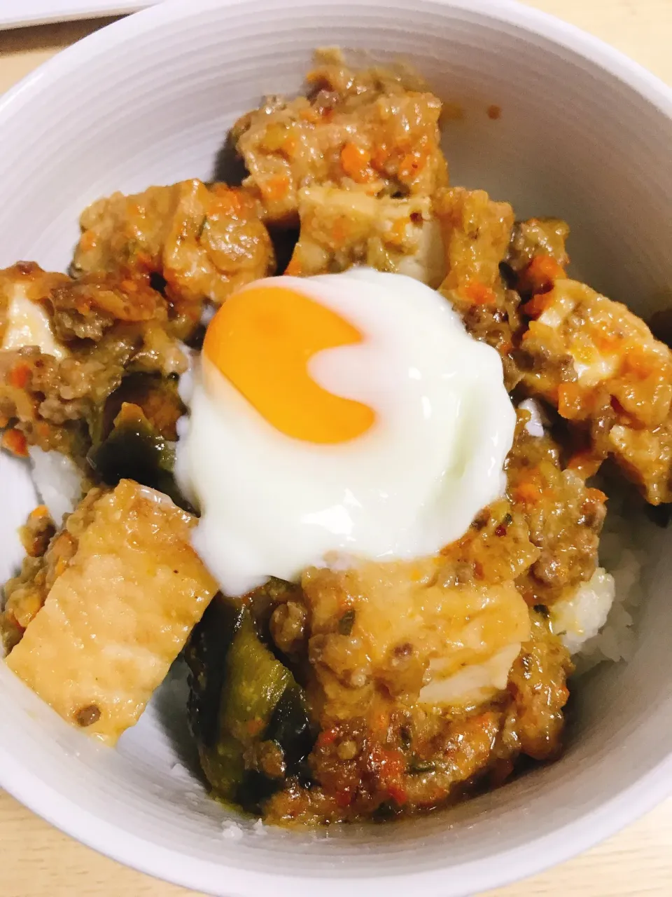 Snapdishの料理写真:なすと厚揚げの肉味噌丼|Kさん