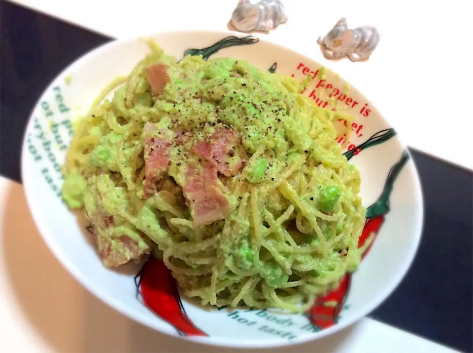 枝豆茹でて、ペースト状にしたものをペペロンチーノに和えたパスタ^_^|Takeshi  Nagakiさん