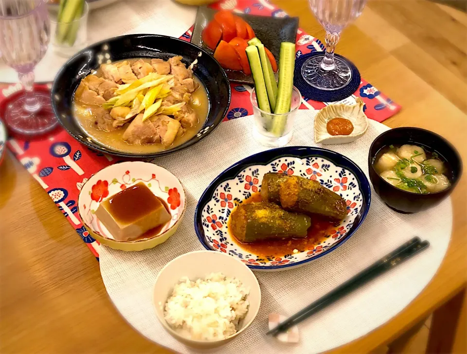 糀 甘酒の素 鶏肉 ねぎ 煮物
ピーマン 肉詰め煮
胡麻豆腐
きゅうり トマト
麩 味噌汁|nana 🍅さん