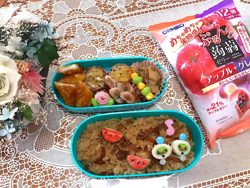 娘部活弁当は
牛肉ごぼうご飯弁当🍀茶色いなー💦(笑)

 #中学生弁当  #中学生女子弁当  #娘部活弁当  #娘のお弁当  #娘弁当  #茶色いお弁当  #デコ弁  #キャラ弁|makoさん