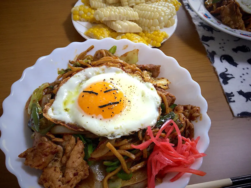 今日の男飯絆(*･ω･)日清濃厚太麺焼きそば&雪の妖精(ホワイトコーン)と甘々娘(*´∇`)ﾉ|ひーちゃんさん