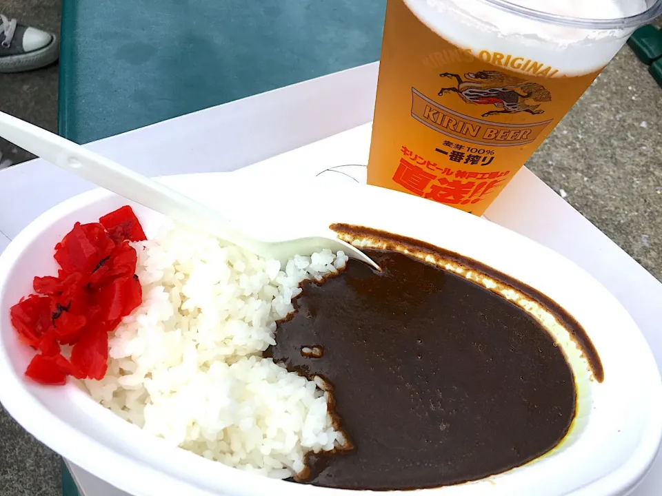 Snapdishの料理写真:甲子園カレーと工場直送一番搾り🍺|Flowerさん