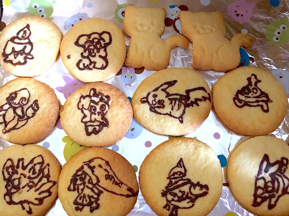 Snapdishの料理写真:ポケモンクッキー🍪お誕生日に🎂|カスタードクリームさん