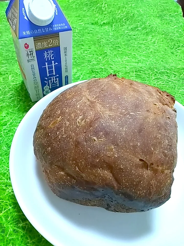 甘酒と天然酵母のパン🍞|エコミンさん